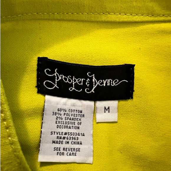 Prosper & Devine Jacket in Greenish Yellow w/Rhinestones on Pockets Size Medium - Picture 4 of 5